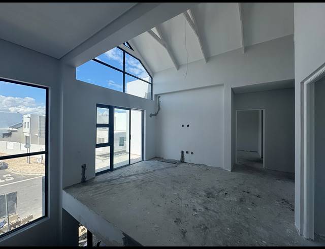 4 BEDROOM HOUSE FOR SALE IN SANDOWN